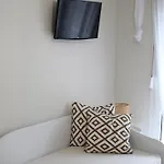Our Home-fully Renovated And By The Sea ニキティ
