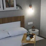アパート Our Home-fully Renovated And By The Sea ニキティ