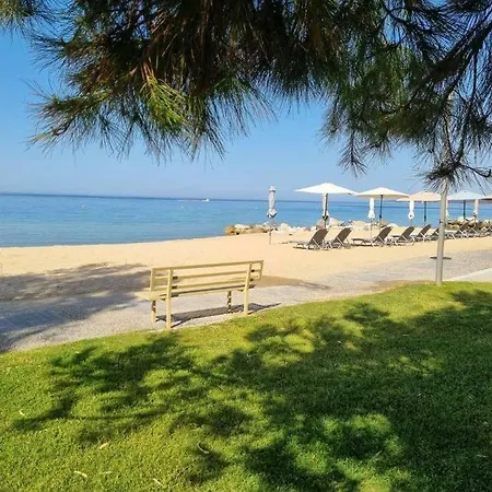 Our Home-fully Renovated And By The Sea