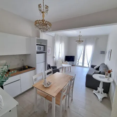 Our Home-fully Renovated And By The Sea