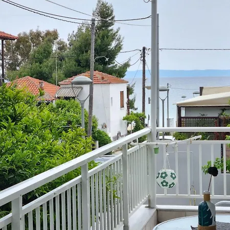 Our Home-fully Renovated And By The Sea