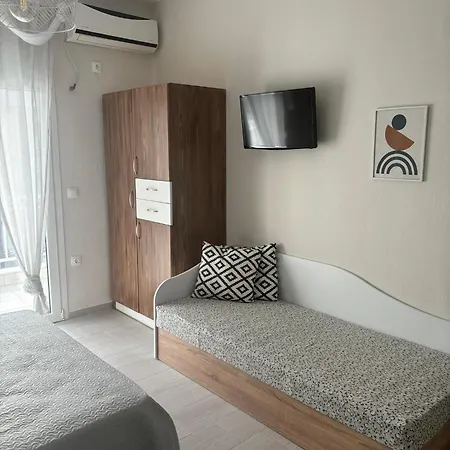Our Home-fully Renovated And By The Sea