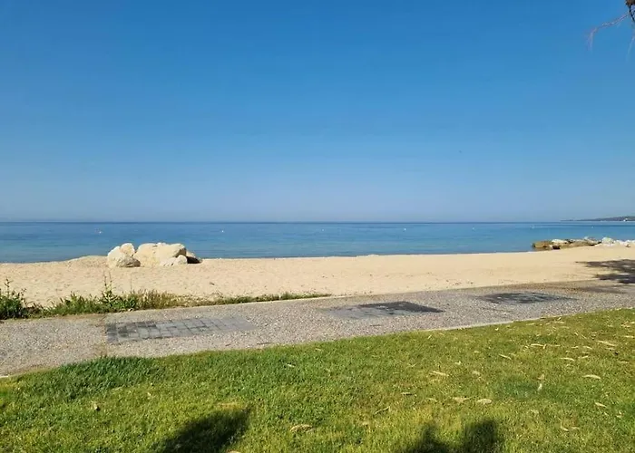 Our Home-fully Renovated And By The Sea *