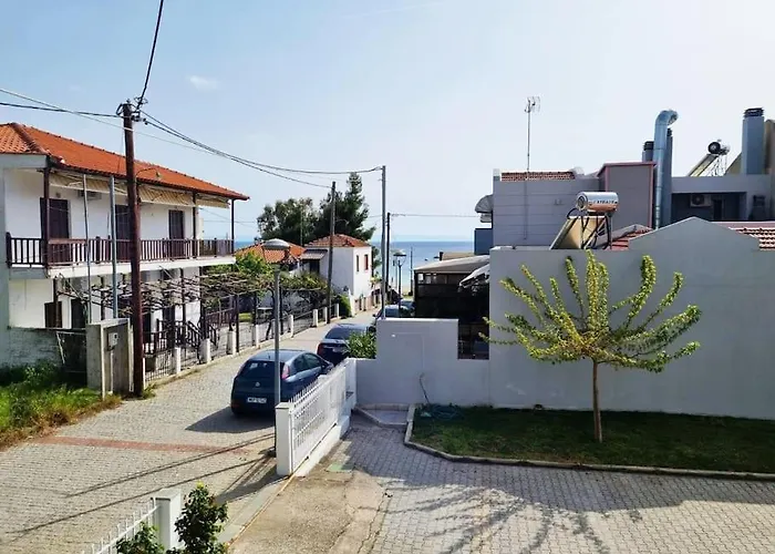 Our Home-fully Renovated And By The Sea Никити
