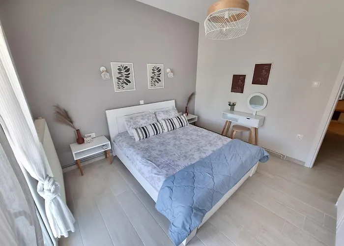 Апартаменты Our Home-fully Renovated And By The Sea Никити