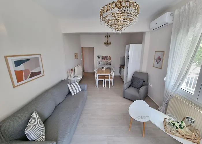 Our Home-fully Renovated And By The Sea