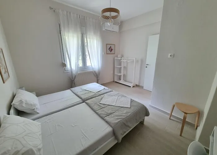 Our Home-fully Renovated And By The Sea Апартаменты Никити