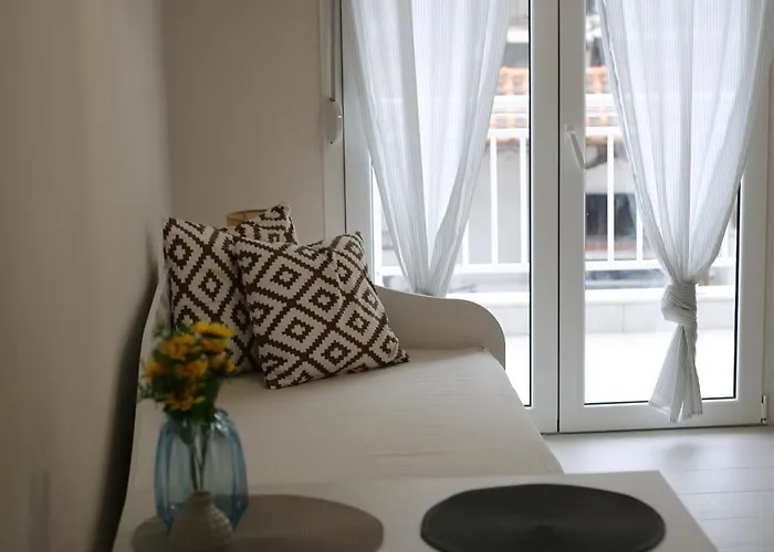Our Home-fully Renovated And By The Sea